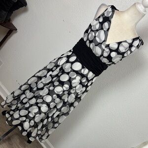 1826 Women’s Black & White Polka Dot V-Neck Party Dress. Sz6